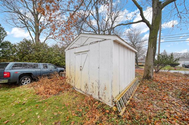 Builiding view thirty four for 3219 Mccain Rd, Jackson, MI. 49203