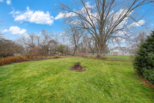 Builiding view thirty nine for 3219 Mccain Rd, Jackson, MI. 49203