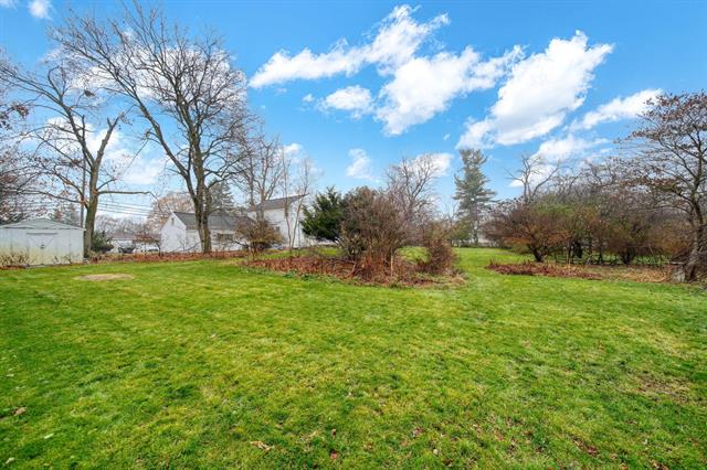 Builiding view thirty seven for 3219 Mccain Rd, Jackson, MI. 49203