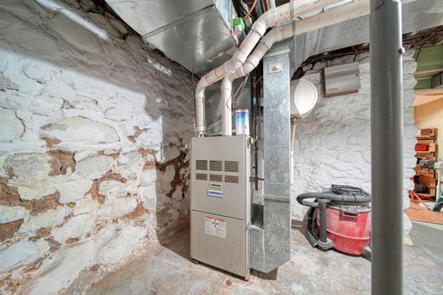 Builiding view thirty for 3219 Mccain Rd, Jackson, MI. 49203