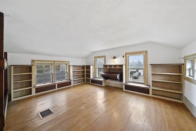 Builiding view twenty two for 3219 Mccain Rd, Jackson, MI. 49203