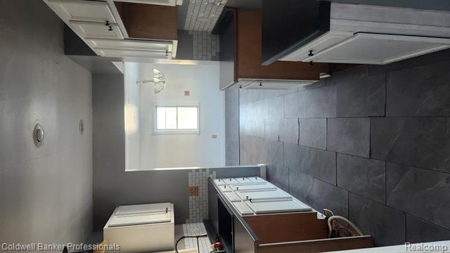 Builiding view six for 1380 Audrey, Burton, MI. 48509