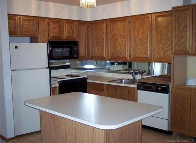 Builiding view eight for 15312 Ashley Court, Macomb, MI. 48044