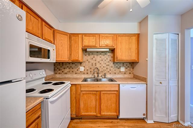 Builiding view fourteen for 7592 Woodview Dr. 4, Westland, MI. 48185