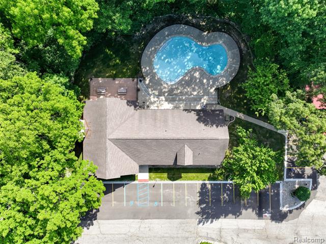 Builiding view twenty eight for 7592 Woodview Dr. 4, Westland, MI. 48185