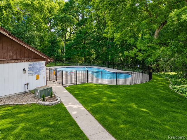 Builiding view twenty five for 7592 Woodview Dr. 4, Westland, MI. 48185