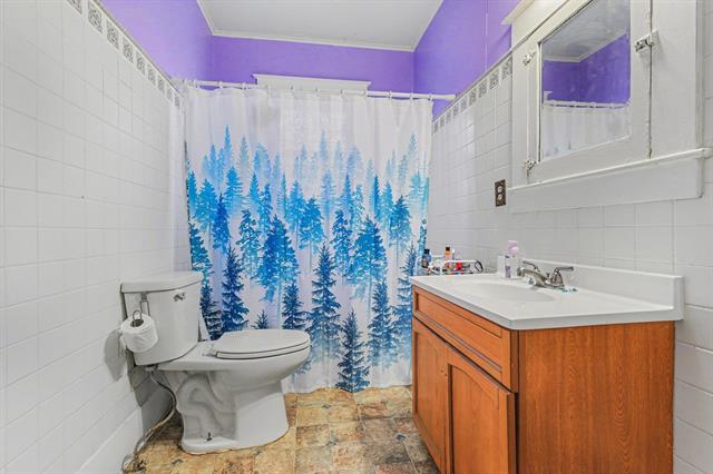 Builiding view eleven for 2545 Hermansau, Saginaw, MI. 48602