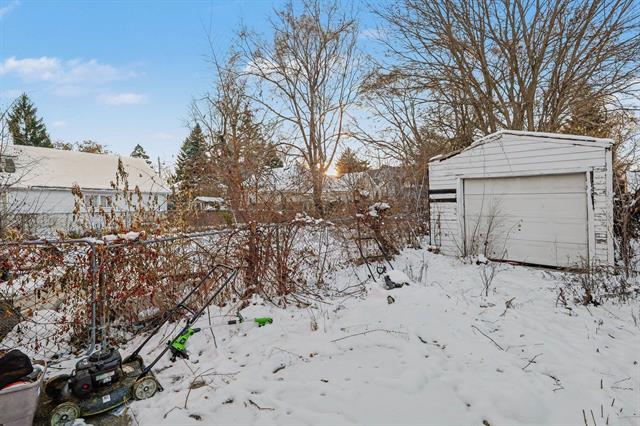 Builiding view fifteen for 2545 Hermansau, Saginaw, MI. 48602