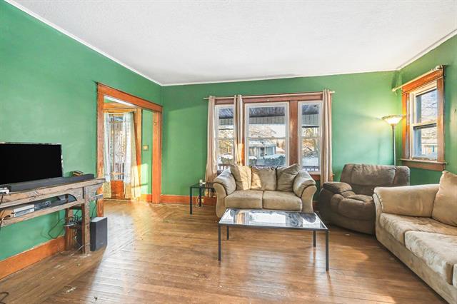 Builiding view five for 2545 Hermansau, Saginaw, MI. 48602