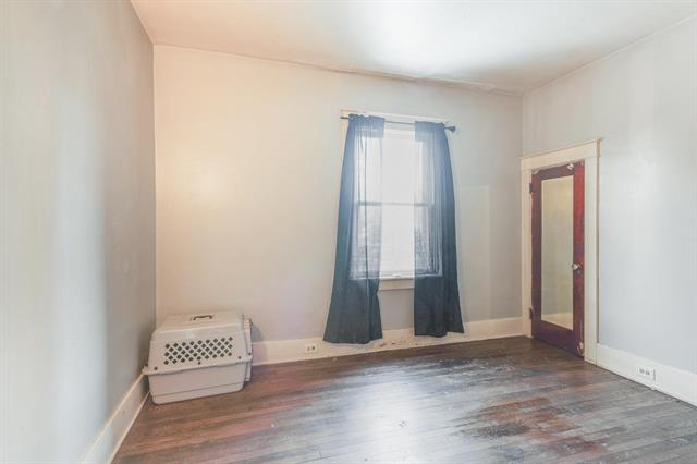 Builiding view nine for 2545 Hermansau, Saginaw, MI. 48602