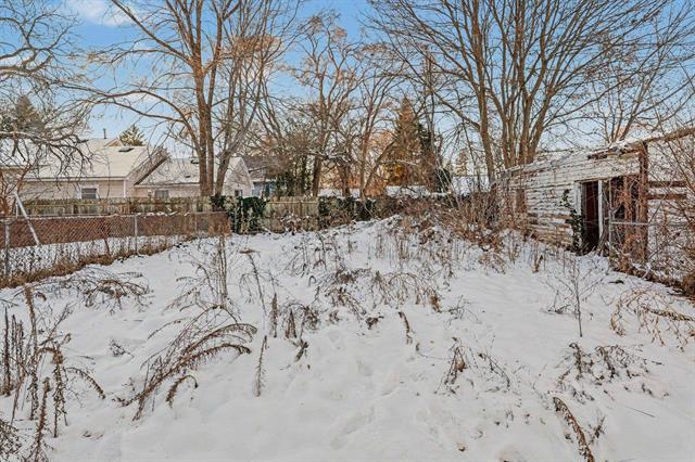 Builiding view seventeen for 2545 Hermansau, Saginaw, MI. 48602