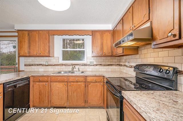 Builiding view seven for 7860 Luann Street, Saginaw, MI. 48609