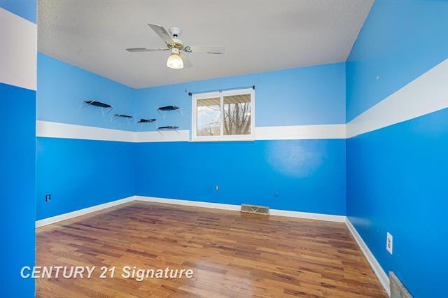 Builiding view sixteen for 7860 Luann Street, Saginaw, MI. 48609