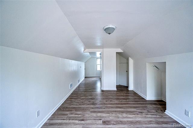 Builiding view seventeen for 13680 Borgman, Oak Park, MI. 48237