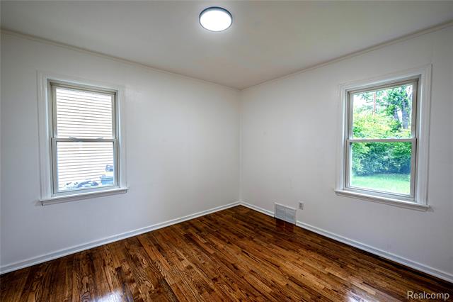 Builiding view ten for 13680 Borgman, Oak Park, MI. 48237