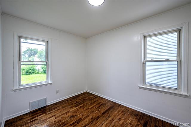 Builiding view twelve for 13680 Borgman, Oak Park, MI. 48237
