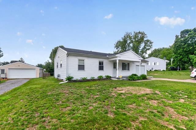 Builiding view five for 5605 Holly Dr, Jackson, MI. 49201