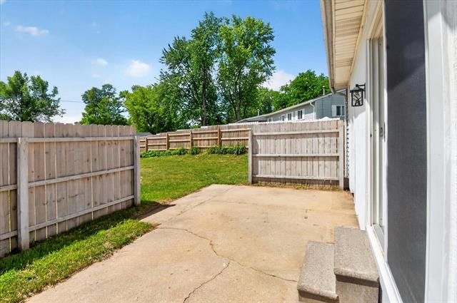 Builiding view twenty nine for 5605 Holly Dr, Jackson, MI. 49201