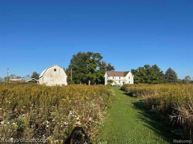 Builiding view six for 6390 Cade Rd, Yale, MI. 48097