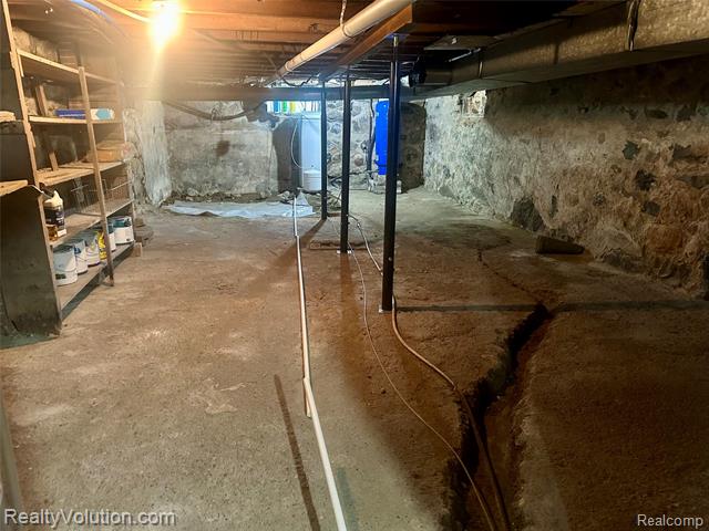 Builiding view twenty one for 6390 Cade Rd, Yale, MI. 48097