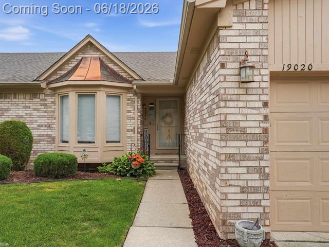 Builiding view thirty three for 19020 Carmelo Dr., Clinton Township, MI. 48038