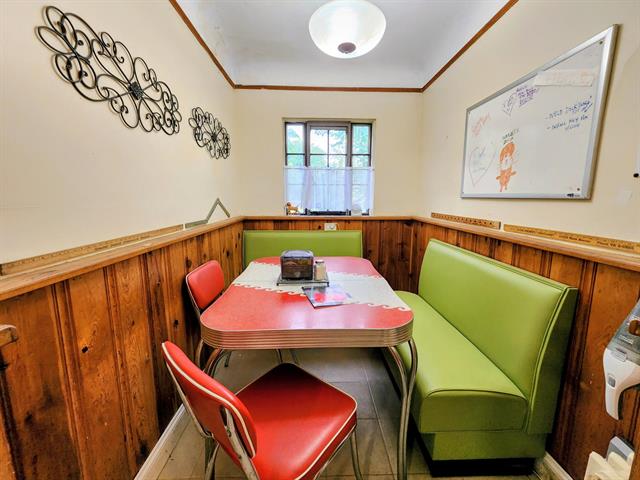 Builiding view fifteen for 4489 Kensington, Detroit, MI. 48224