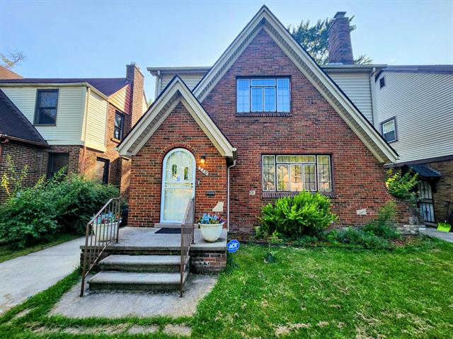 Builiding view one for 4489 Kensington, Detroit, MI. 48224