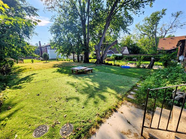 Builiding view three for 4489 Kensington, Detroit, MI. 48224