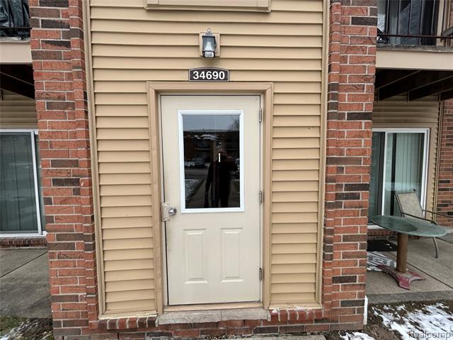 Builiding view eighteen for 34690 Clarkson #28, Fraser, MI. 48026