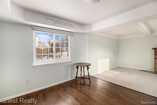 Builiding view ten for 27230 Hystone, Farmington, MI. 48334