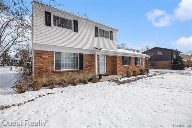 Builiding view three for 27230 Hystone, Farmington, MI. 48334