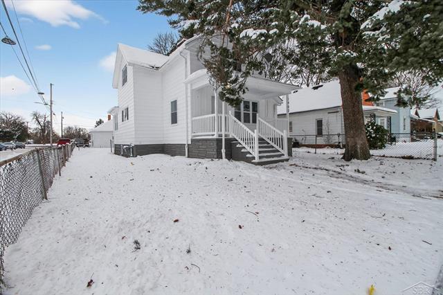 Builiding view forty for 1403 Bliss, Saginaw, MI. 48602