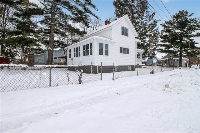 Builiding view thirty eight for 1403 Bliss, Saginaw, MI. 48602