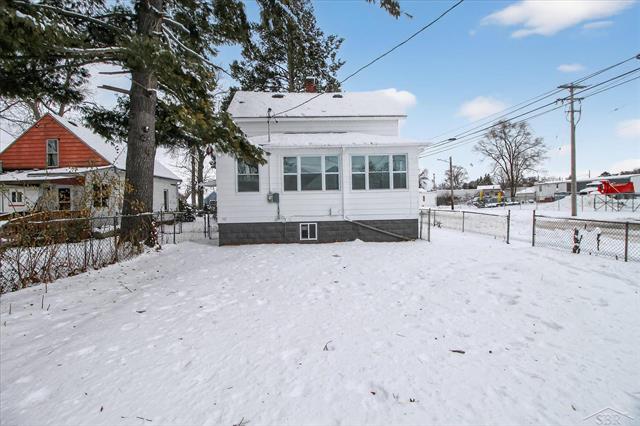 Builiding view thirty five for 1403 Bliss, Saginaw, MI. 48602