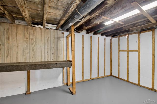 Builiding view thirty four for 1403 Bliss, Saginaw, MI. 48602