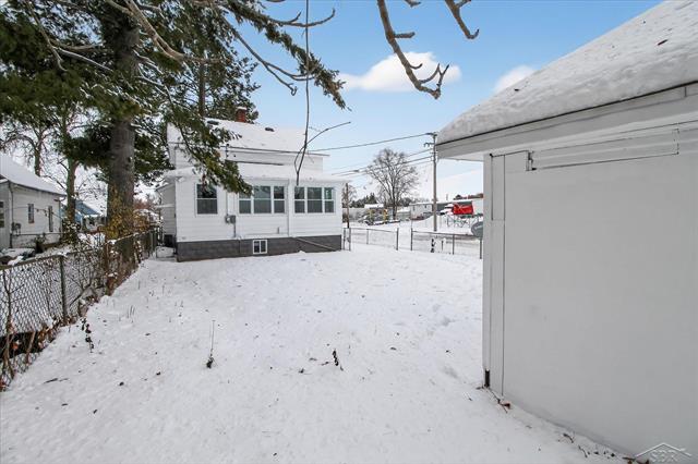 Builiding view thirty six for 1403 Bliss, Saginaw, MI. 48602