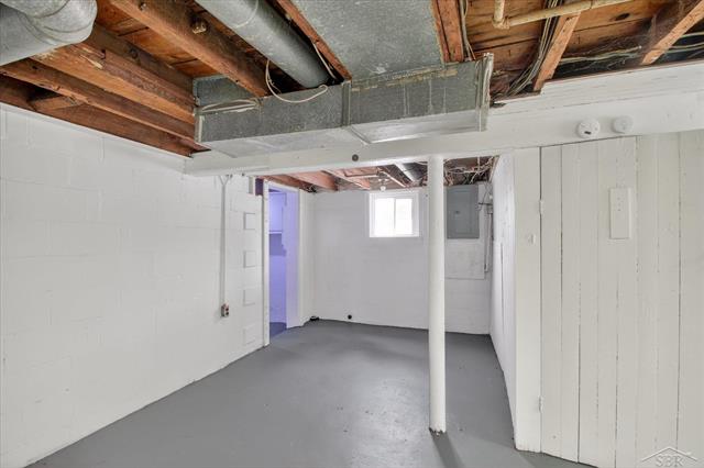 Builiding view thirty three for 1403 Bliss, Saginaw, MI. 48602