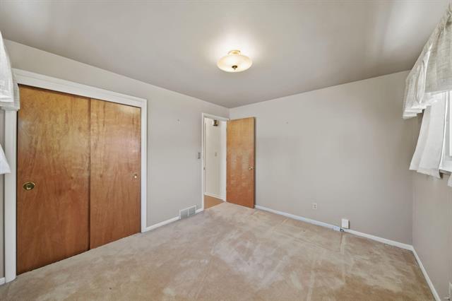 Builiding view fifteen for 912 Halstead, Jackson, MI. 49203