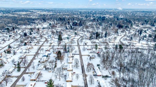 Builiding view thirty five for 912 Halstead, Jackson, MI. 49203