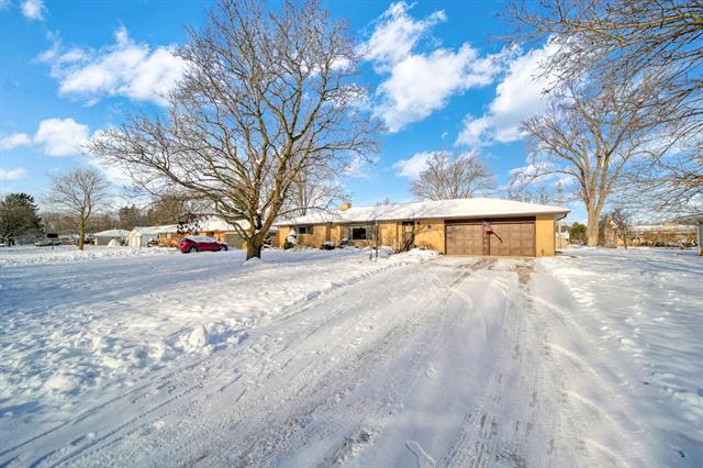 Builiding view thirty three for 912 Halstead, Jackson, MI. 49203