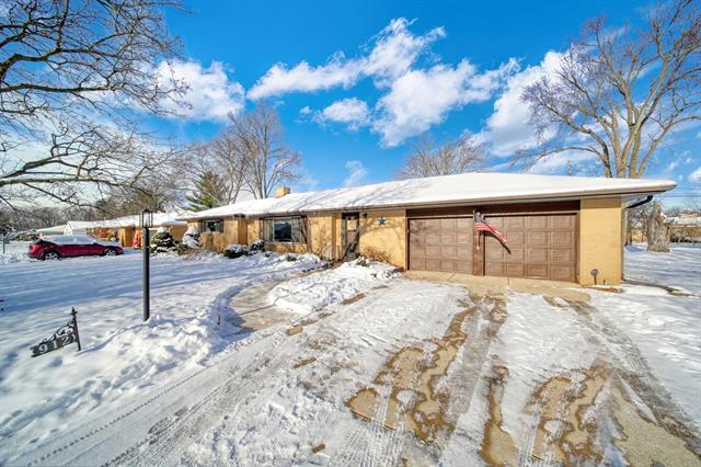 Builiding view thirty two for 912 Halstead, Jackson, MI. 49203