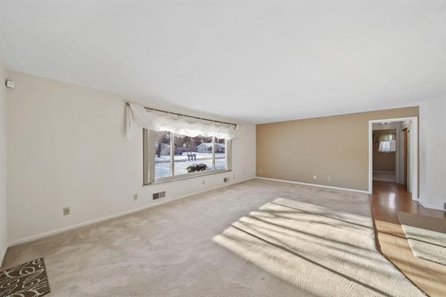 Builiding view three for 912 Halstead, Jackson, MI. 49203