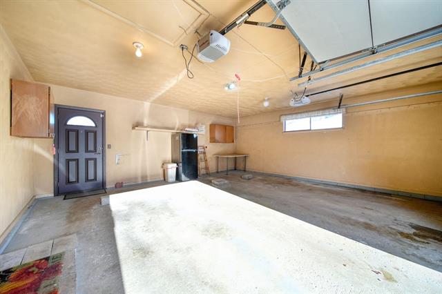 Builiding view twenty five for 912 Halstead, Jackson, MI. 49203