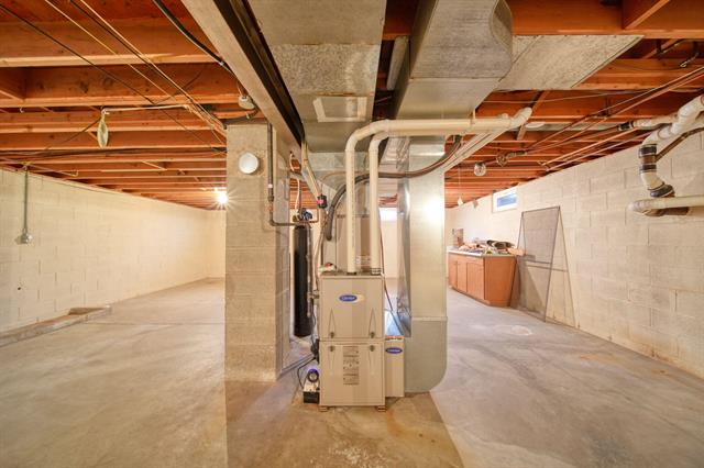 Builiding view twenty two for 912 Halstead, Jackson, MI. 49203