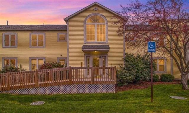 Builiding view seventeen for 2233 Huron, Ann Arbor, MI. 48104