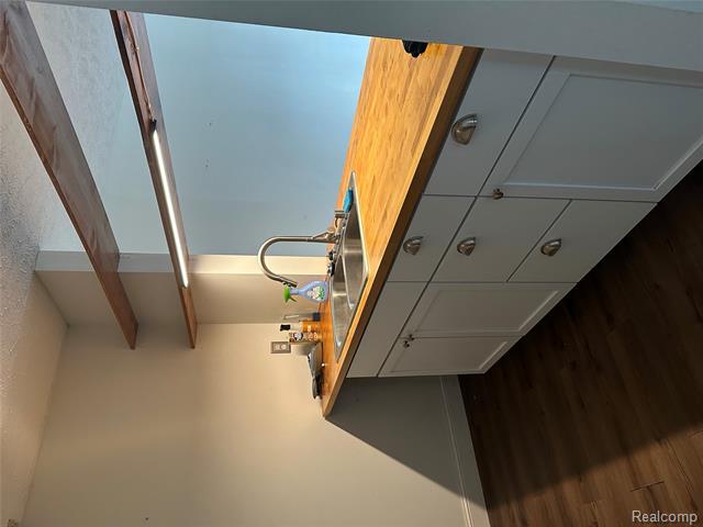 Builiding view four for 1555 Pond, Okemos, MI. 48864