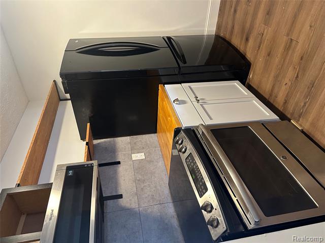 Builiding view fourteen for 1555 Pond, Okemos, MI. 48864