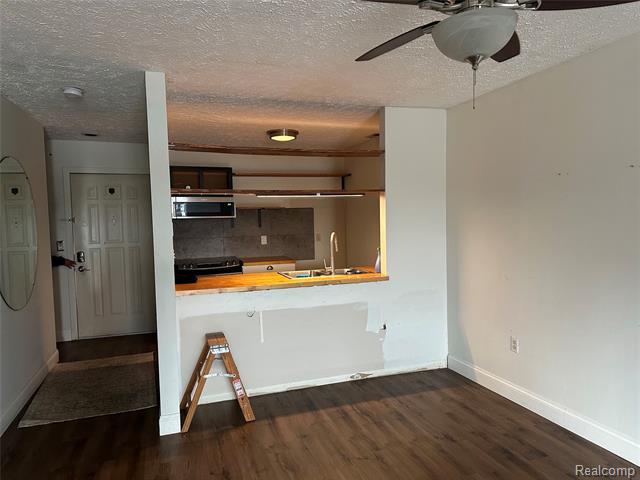 Builiding view six for 1555 Pond, Okemos, MI. 48864