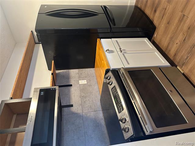 Builiding view thirteen for 1555 Pond, Okemos, MI. 48864