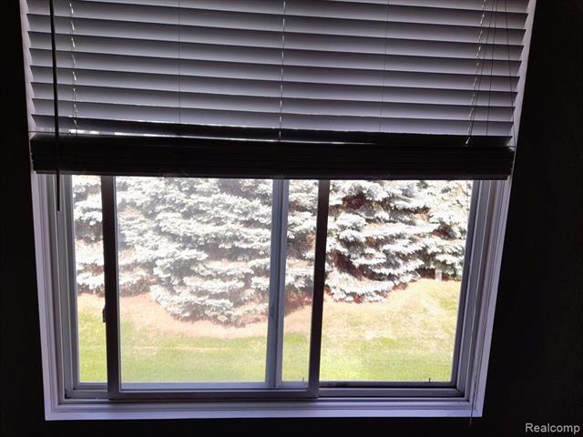 Builiding view seventeen for 14474 Shadywood, Sterling Heights, MI. 48312